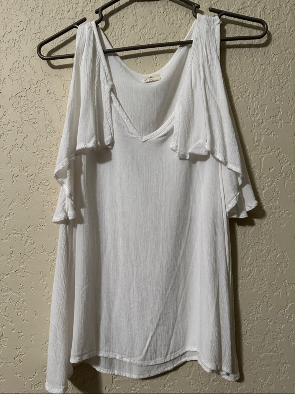 O’Neill  Women's White Cold-Shoulder V-Neck Top S